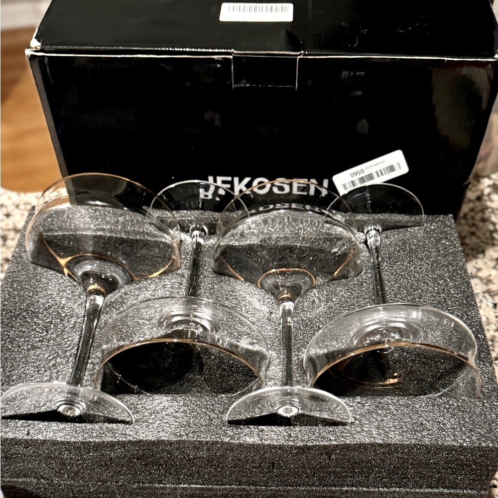 JEKOSEN NEW Crystal gold trim Martini Cocktail Glasses 12 Ounce Set of 4 NWOT